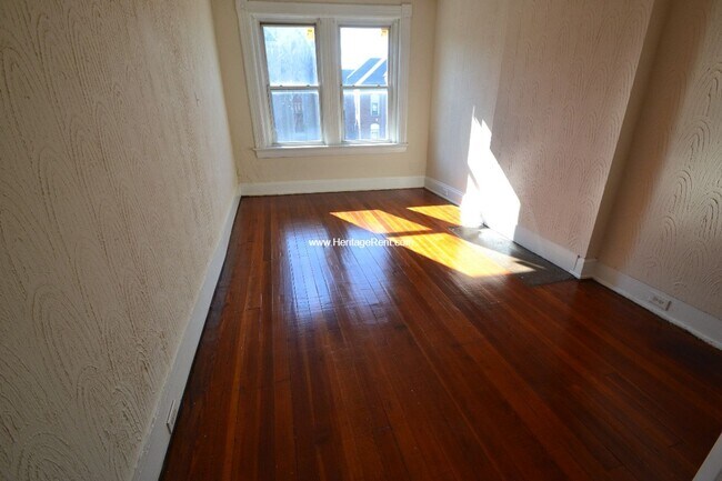 Foto del edificio - 1042 Marshall Ave