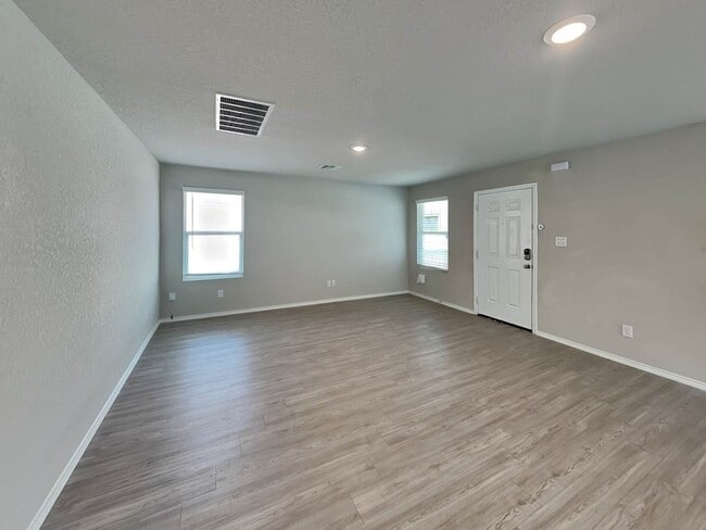 Building Photo - 10622 Varmus Dr