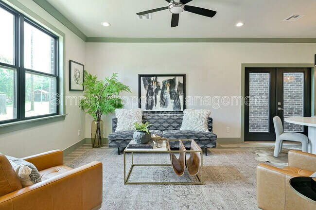 Foto del edificio - 4005 N Indiana Ave