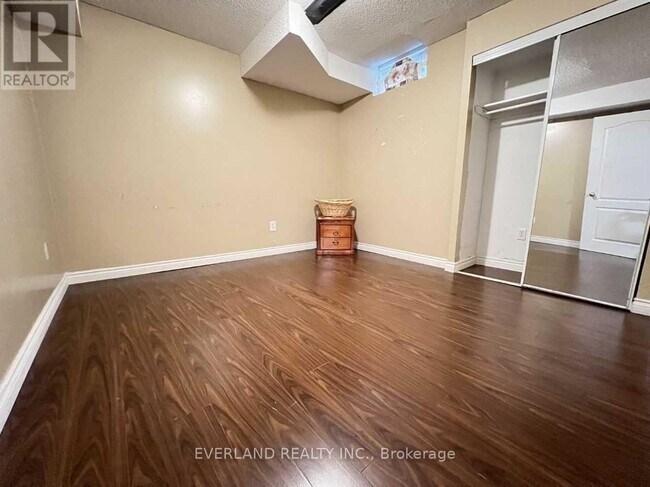 Building Photo - 78 Eastvale Dr