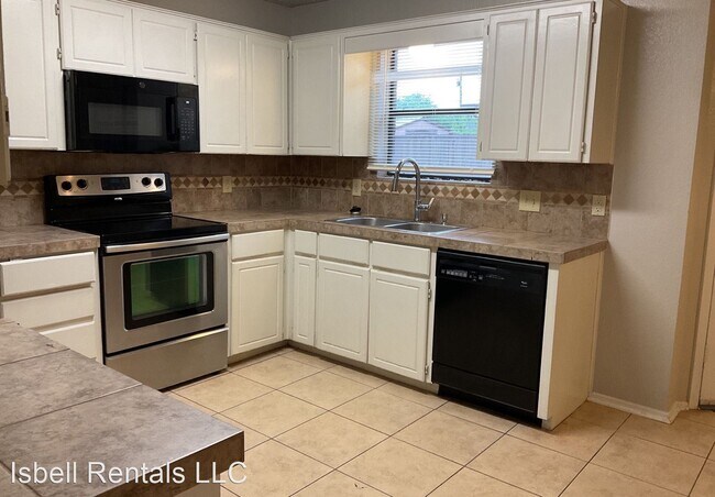 Building Photo - 4 br, 2 bath House - 2901 Bench Mark Trail