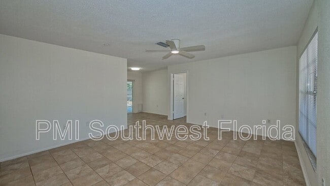 Building Photo - 3915 Allan Pl