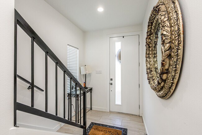 Building Photo - 514 Deer Path Lp