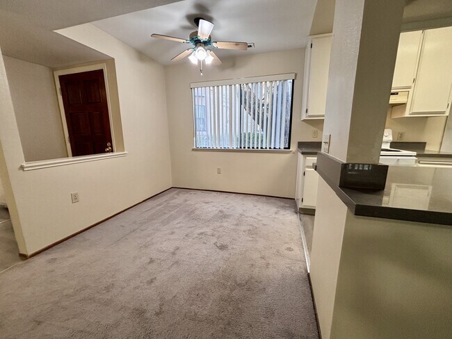 Foto del edificio - 307 Country View Ln