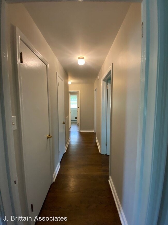 Building Photo - 3 br, 1.5 bath House - 808 12th Avenue