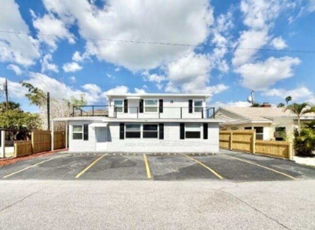 Building Photo - 80 146th Ave