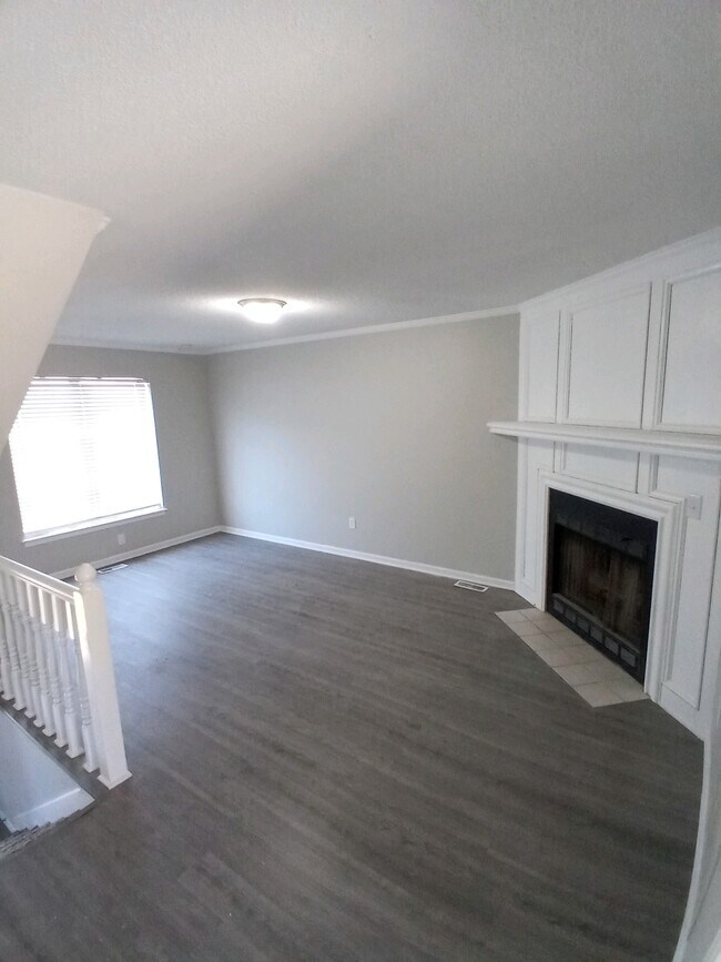 Family room - 7144 N Kingston Ct