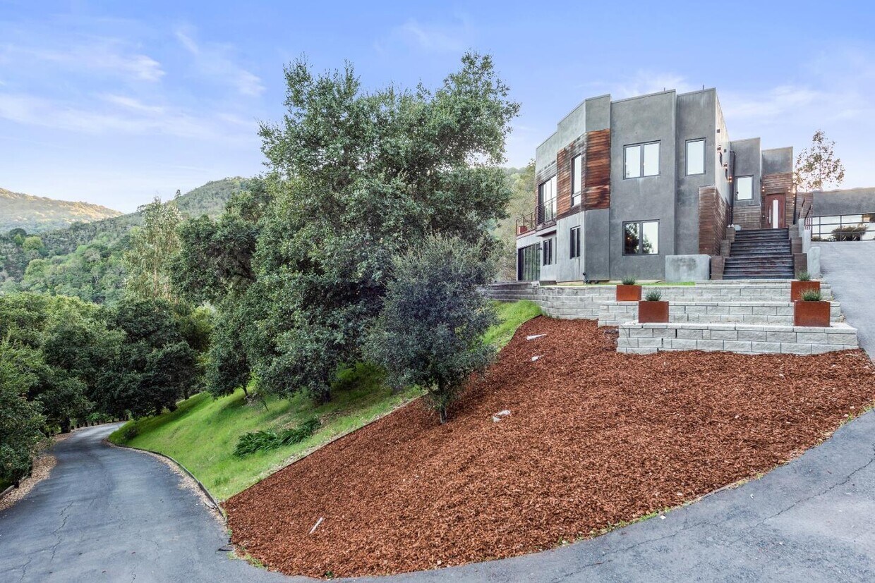 Foto principal - 27753 Sherlock Rd