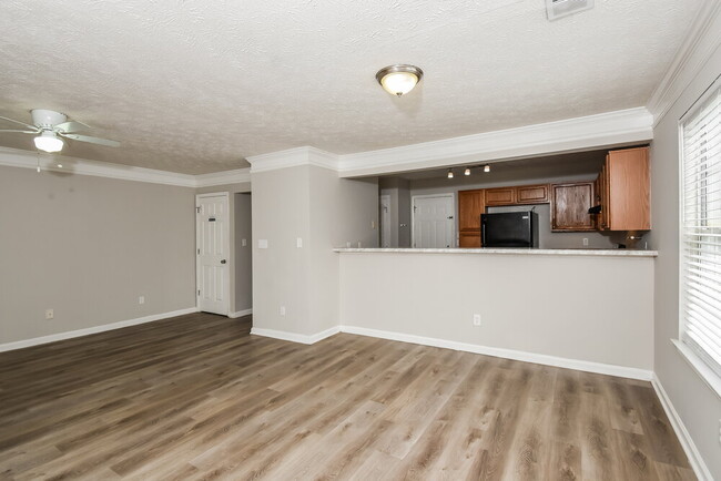 Building Photo - 1683 Barrington Overlook