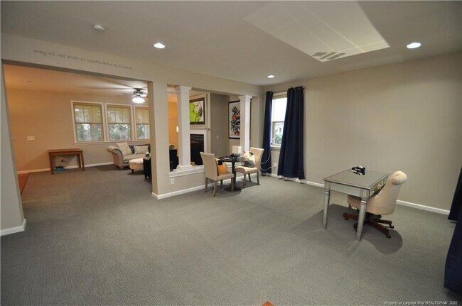 Building Photo - 300 Lime Creek Ct