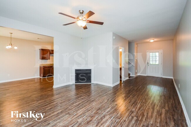 Foto del edificio - 5068 Pioneer Pkwy