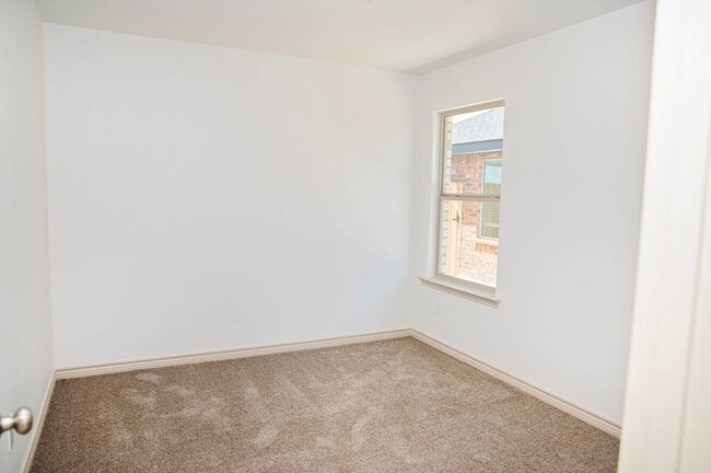 Building Photo - 1325 Bajada St