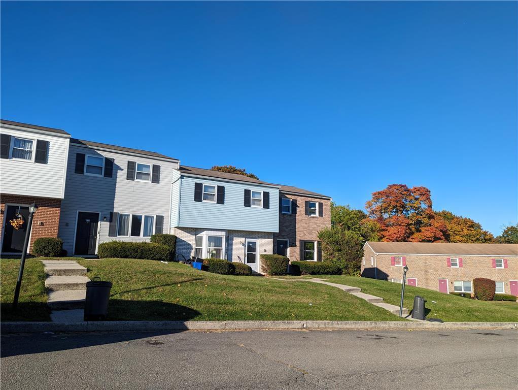 Primary Photo - 117 E Hillcrest Ln