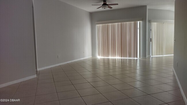 Foto del edificio - 613 Coral Trace Blvd