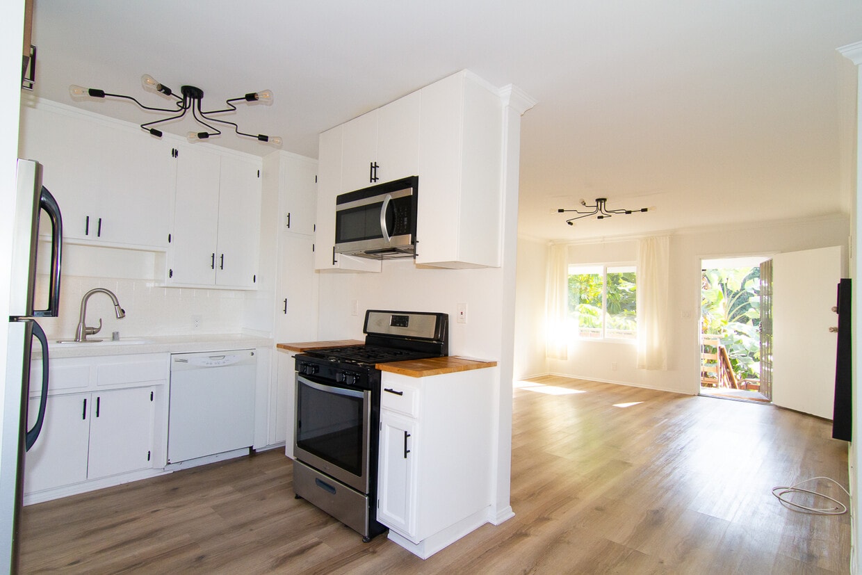 Primary Photo - 4137 Wade St