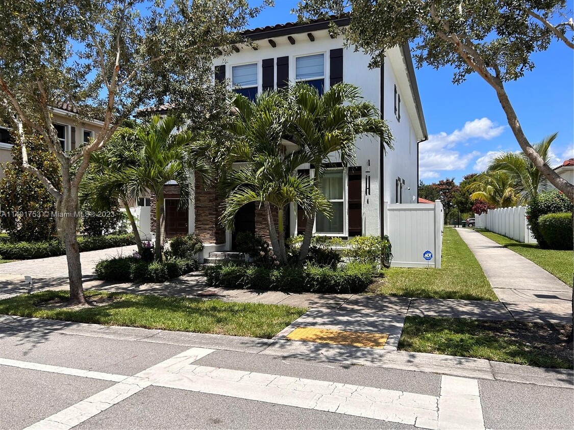 Primary Photo - 17075 SW 91st St