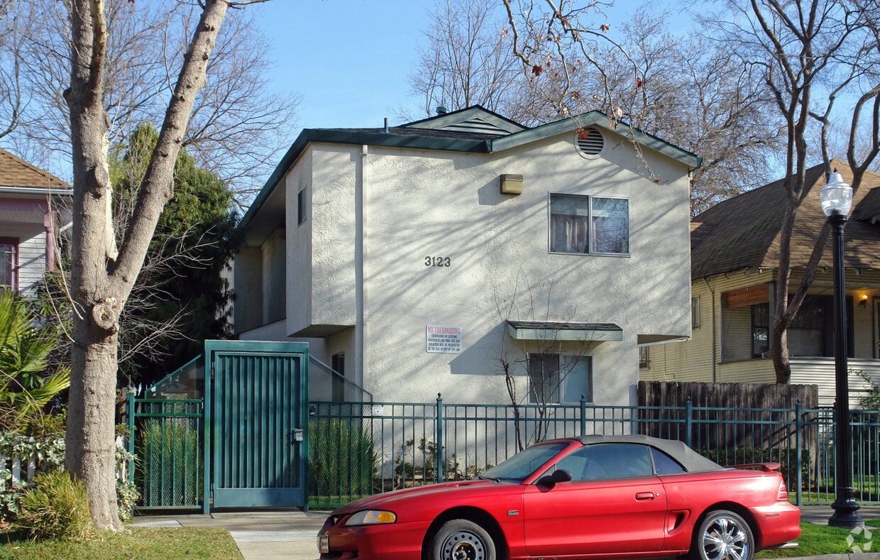 Primary Photo - 3123 2nd Ave