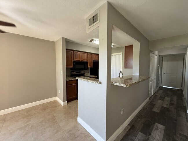 Foto del edificio - 2331 NW 33rd St
