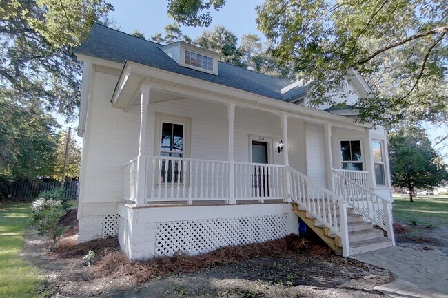 Building Photo - 304 S Dawson St