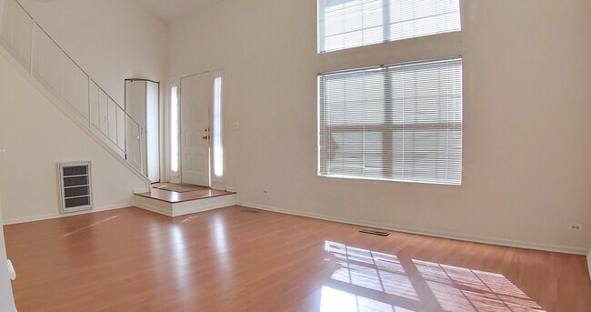 Building Photo - 328 Wisteria Dr