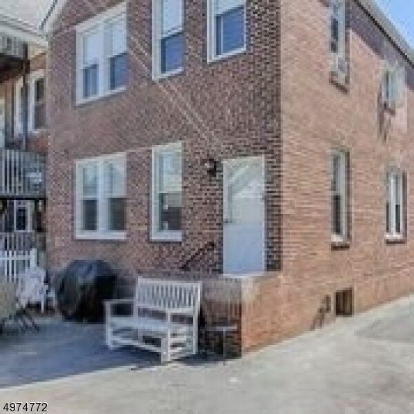 100 King St, Nutley, NJ 07110 Room for Rent in Nutley, NJ