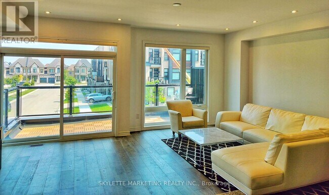 Photo du bâtiment - 2489 Badger Cres