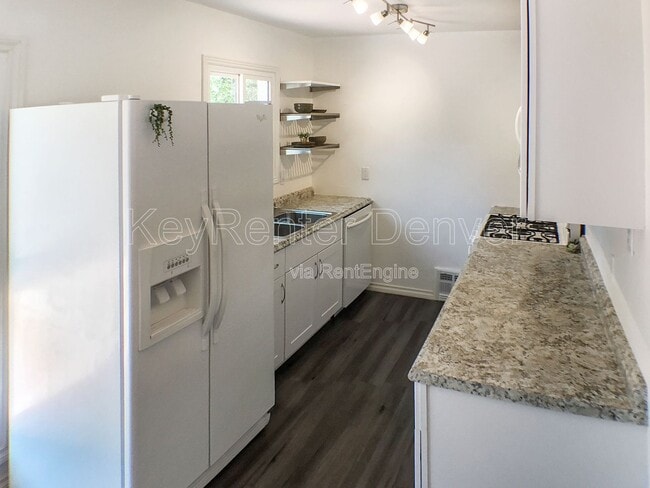 Photo - 1285 S Holly St House