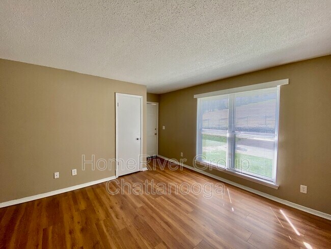 Foto del edificio - 8646 Daisy Dallas Rd
