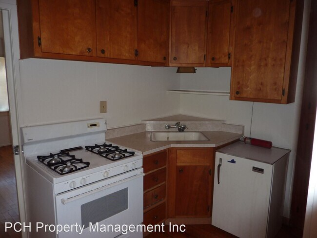 Foto del edificio - Studio, 1 bath House - 2590 Grove Avenue