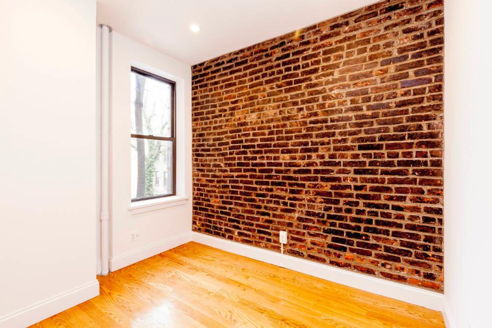 Building Photo - 506 E 13th St