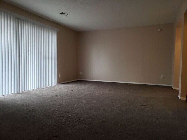 Building Photo - 1 Unit Available!!-Bonner Springs Apartment!!
