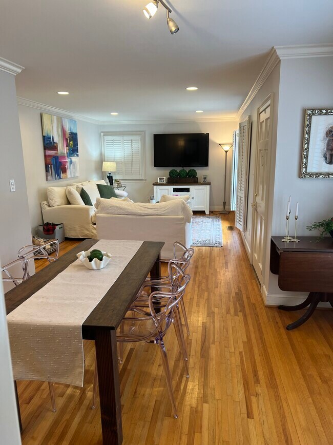Foto del edificio - 4657 Clairmont Ave