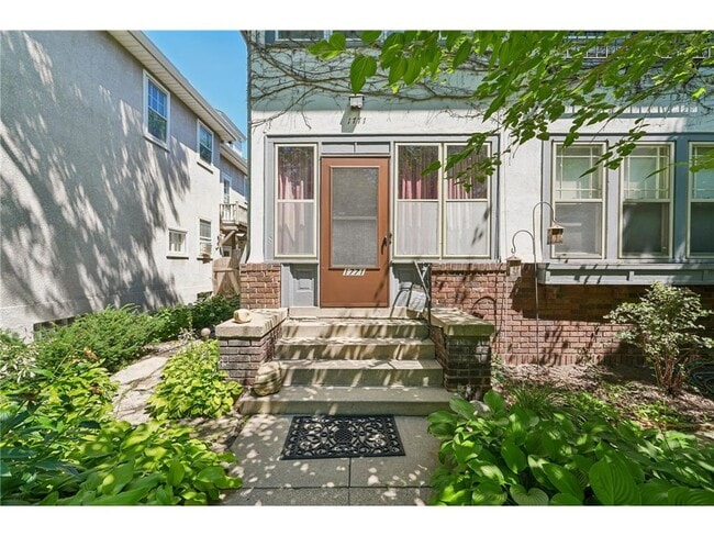 Foto del edificio - 1771 James Ave S