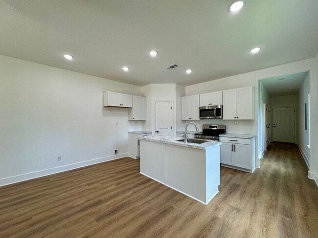 Building Photo - New Duplex For Lease | Accepting Section 8