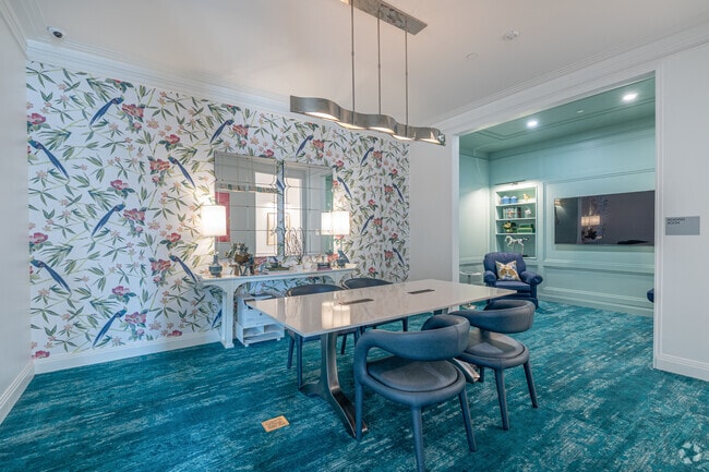 Centro de negocios - Fairchild Apartments