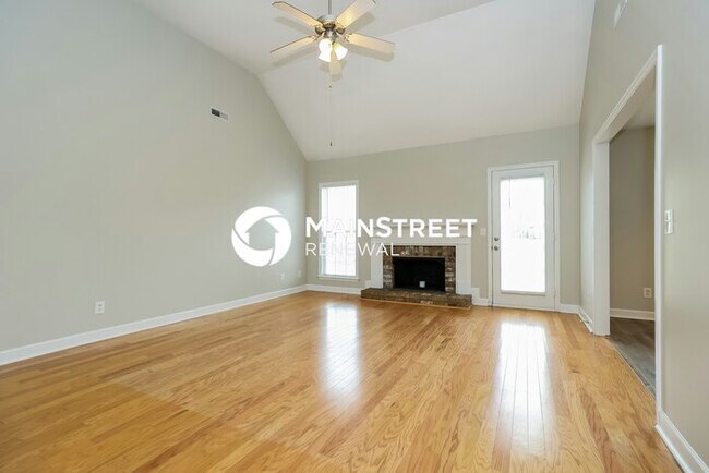 Building Photo - 3 Bedroom Pet-Friendly Home in SPRING HILL, TN with Main Street Renewal