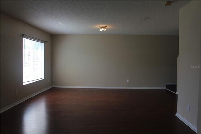Building Photo - 7346 E Bank Dr