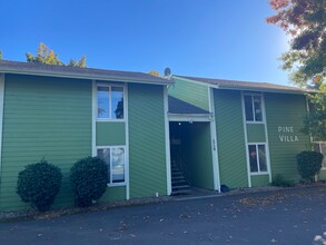 Building Photo - 297 Main St W