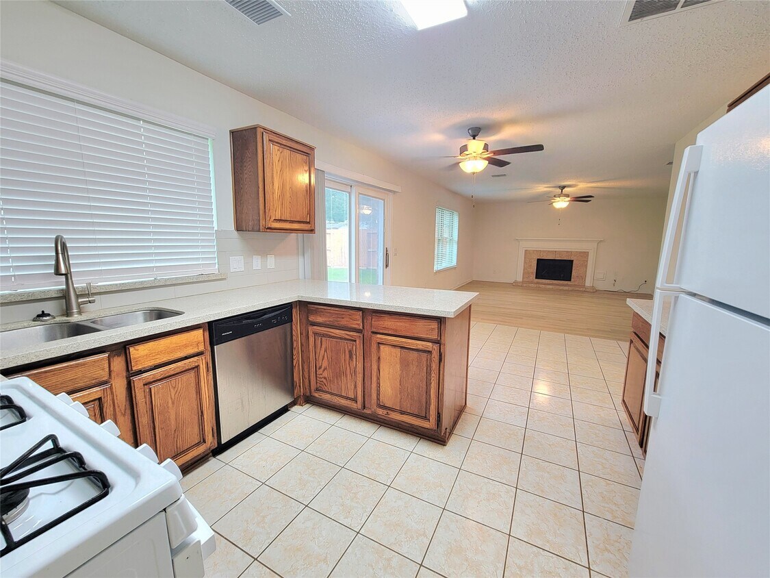 Foto del edificio - 3226 Granite Lake Dr