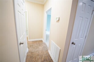 Building Photo - 292 Vining Way