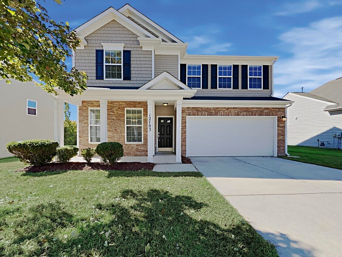 Primary Photo - 12703 Oakton Hunt Dr