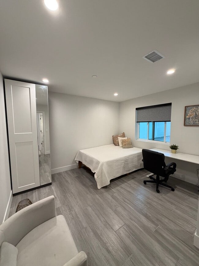 Foto del edificio - 3020 Normandie Ave