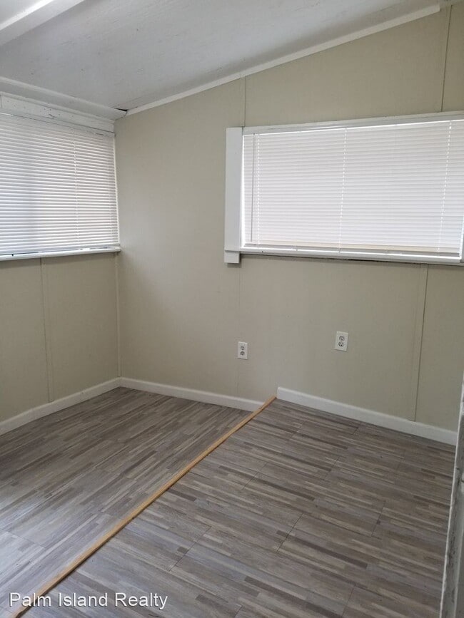Building Photo - 2 br, 2 bath House - 2307 Lewis St