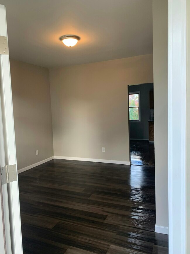 Foto del edificio - 413 Silvercliffs Ave