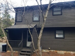 Building Photo - 643 Riverside Dr