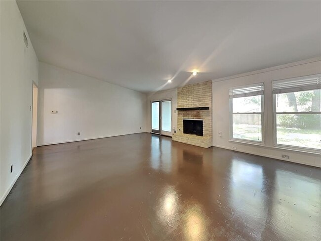 Building Photo - 10204 Aspen St