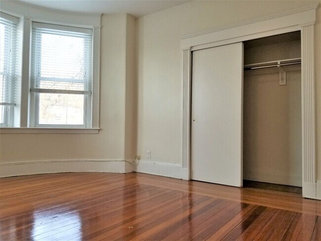 Foto del edificio - 1 bed/1 bath in Brookline