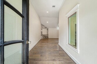 Building Photo - 2821 Morrison St