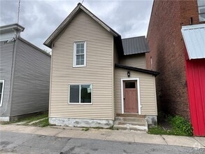 Building Photo - 459 Holly St