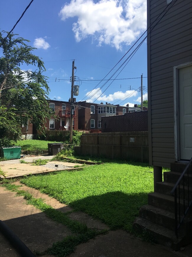 Building Photo - 3243 Delor St